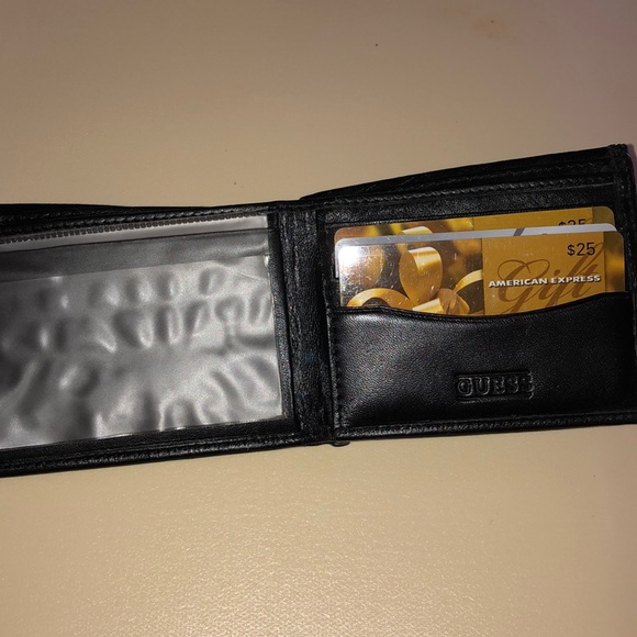 BRAND NEW Guess Wallet - Picture 3 of 5